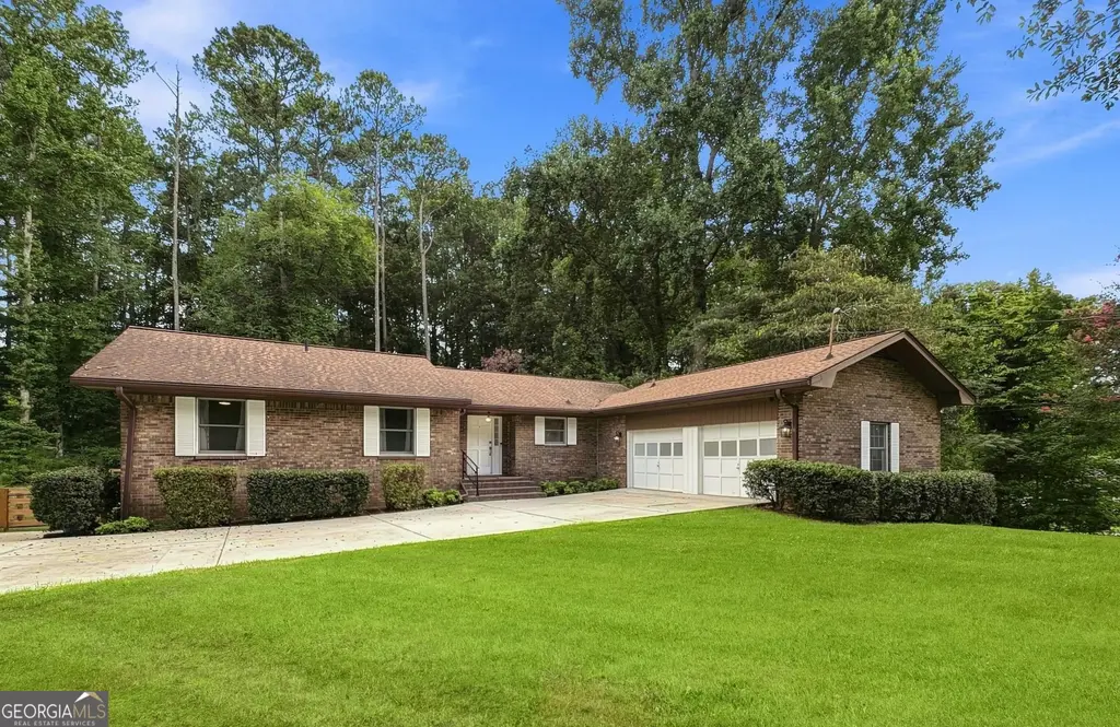 330 Sharon Drive, Fayetteville