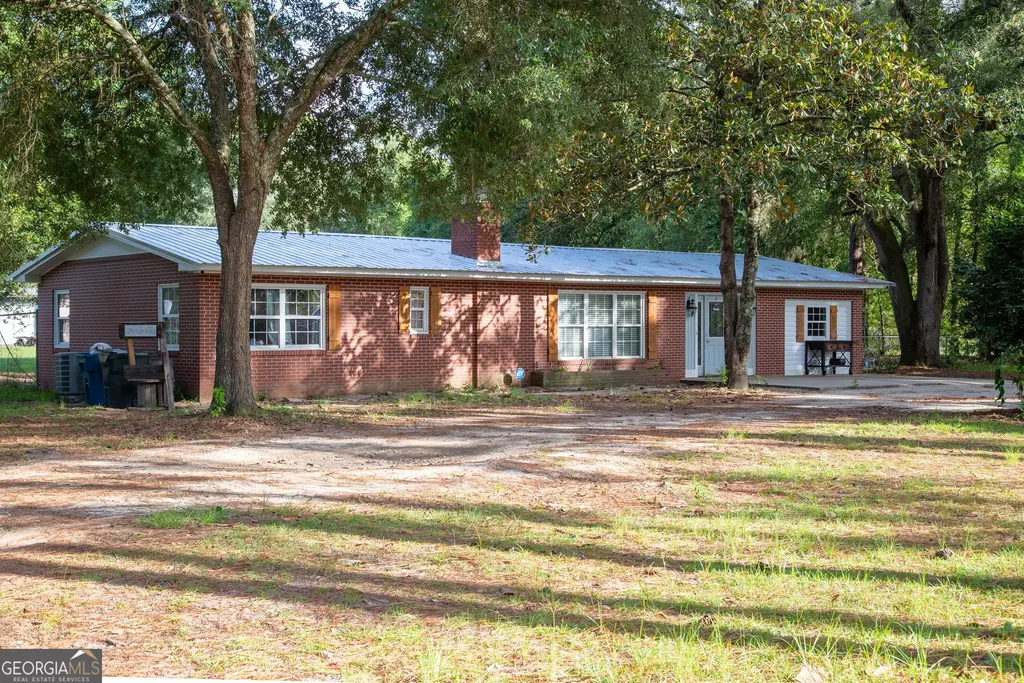 1526 Rayonier Road, Jesup