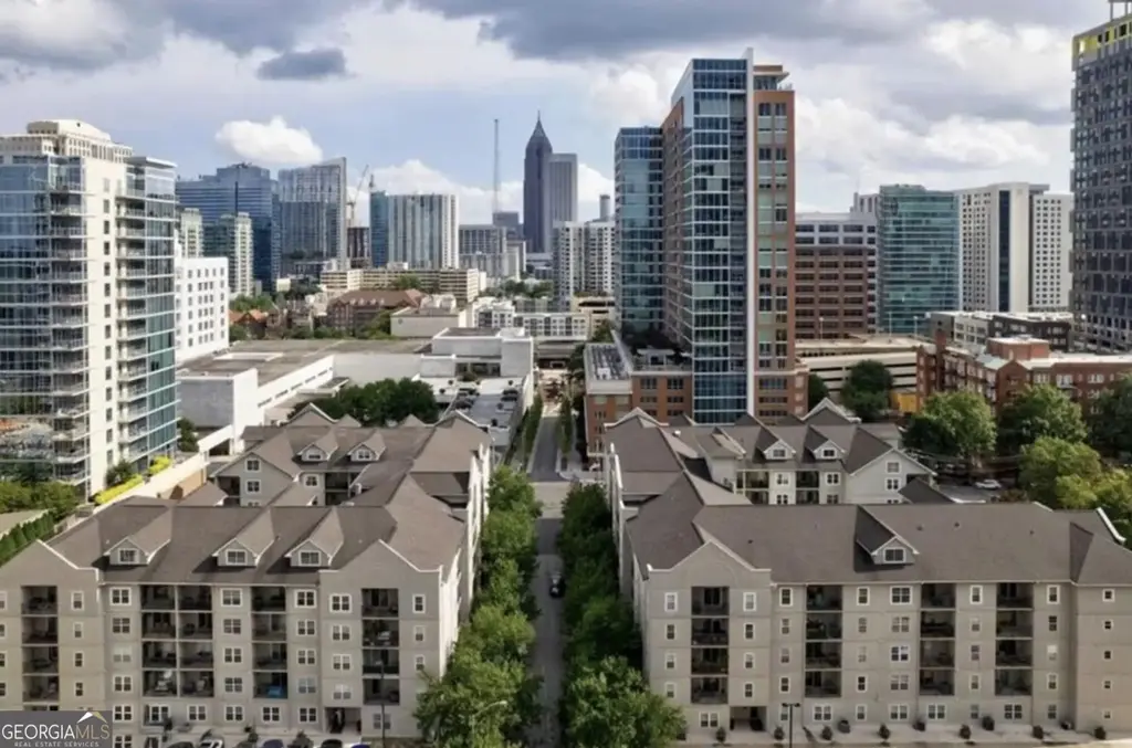 1074 Peachtree Walk Ne B220, Atlanta