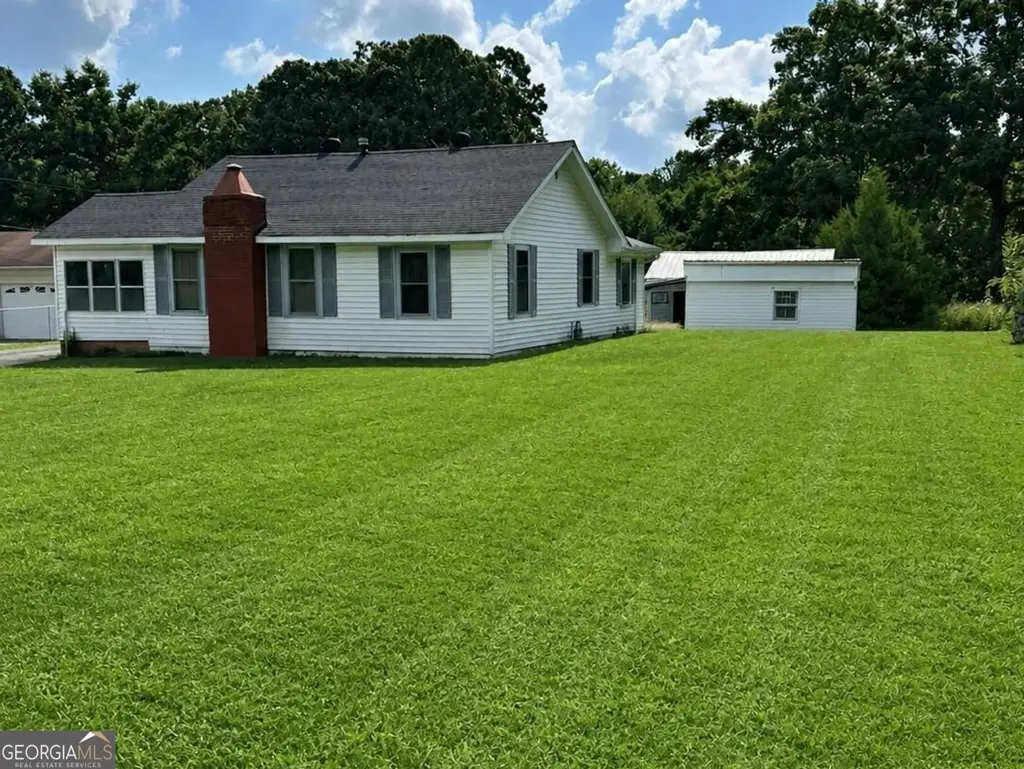 1385 W Currahee Street, Toccoa