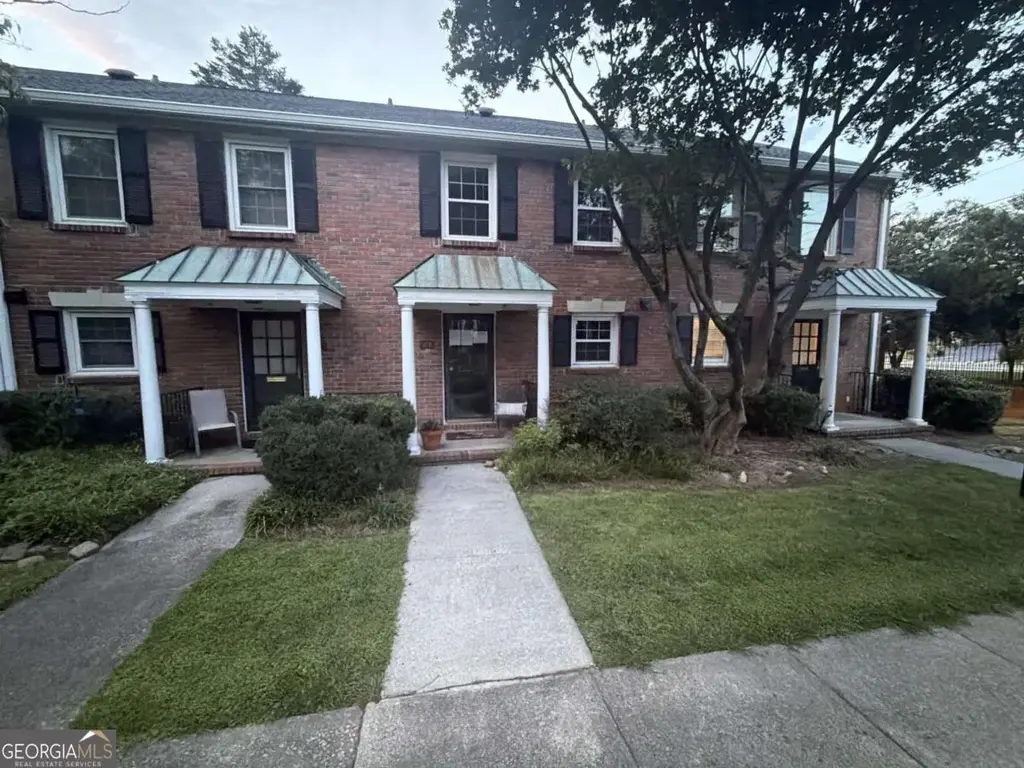 6700 Roswell Road 33e, Sandy Springs