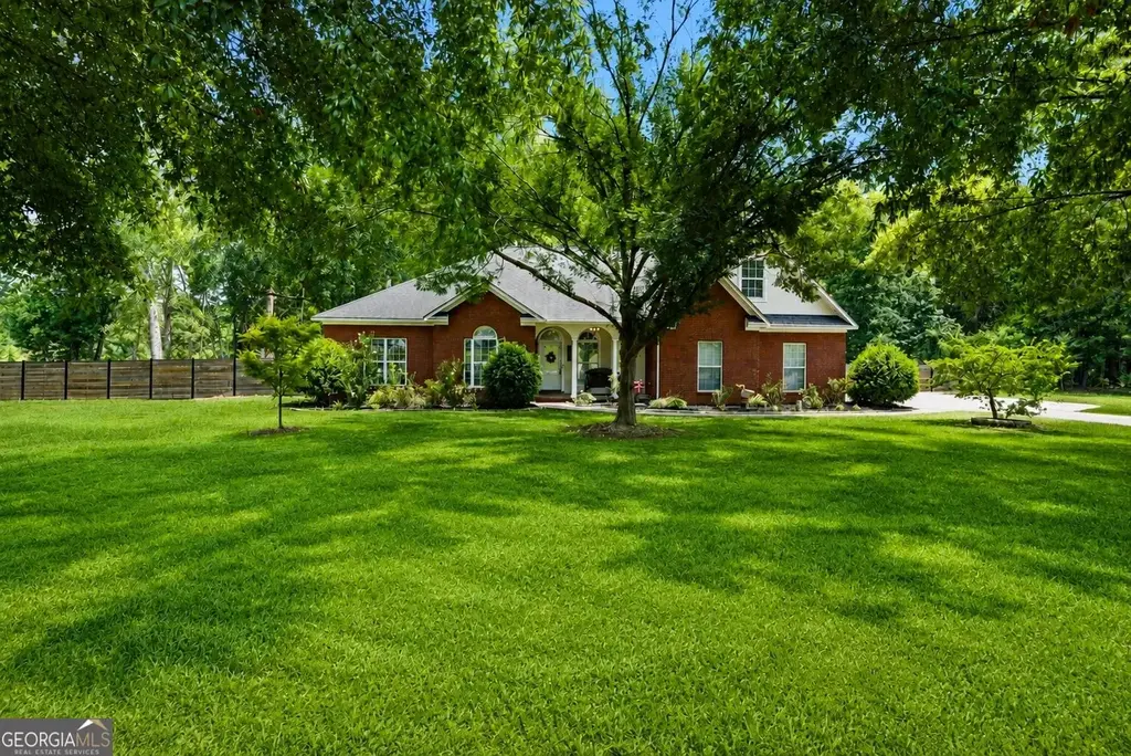 1201 E Hampton Drive, Statesboro