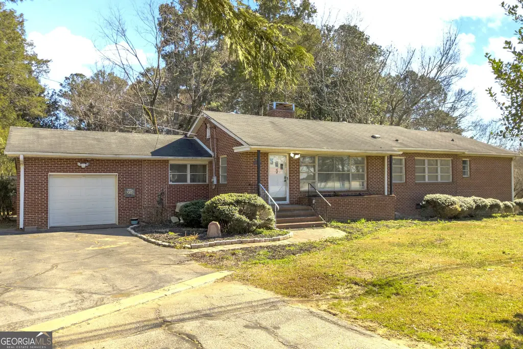 1651 Athens Highway, Elberton