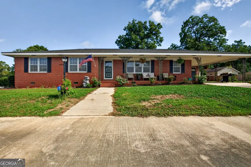 26 W Marion Street, Reynolds