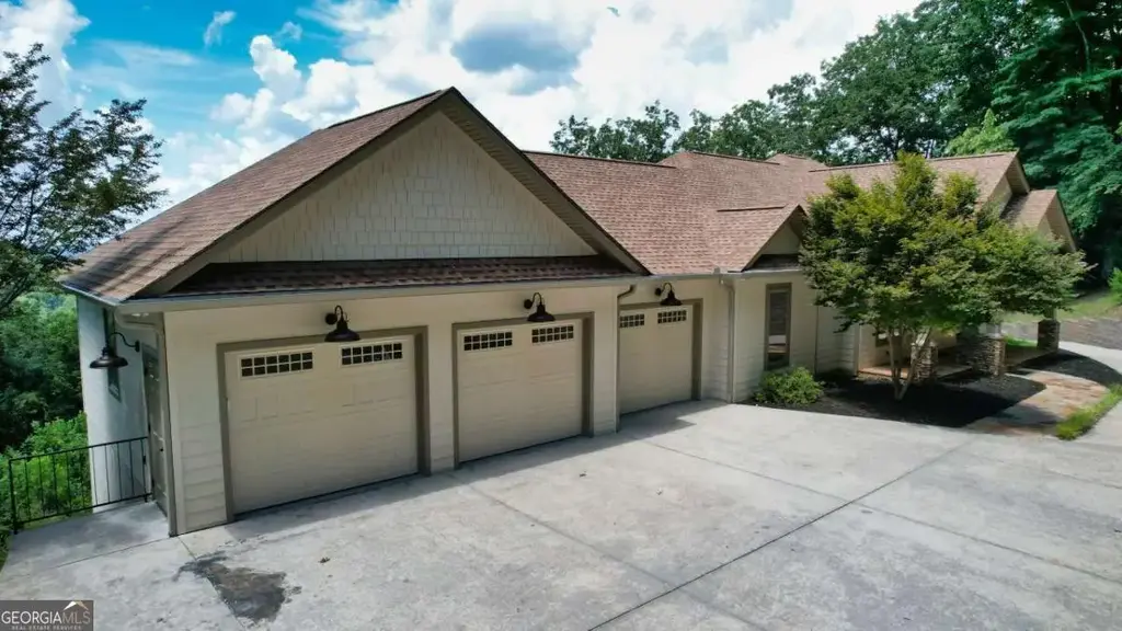 271 Highlands Drive, Clarkesville