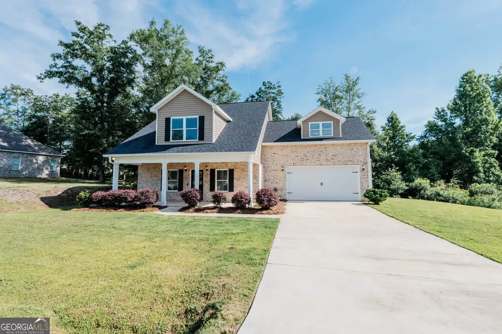 317 Willow Cove Court, Lizella