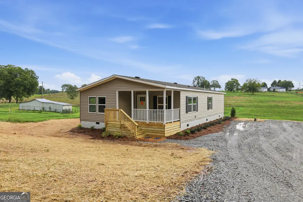 915 Smith Loop Road, Demorest