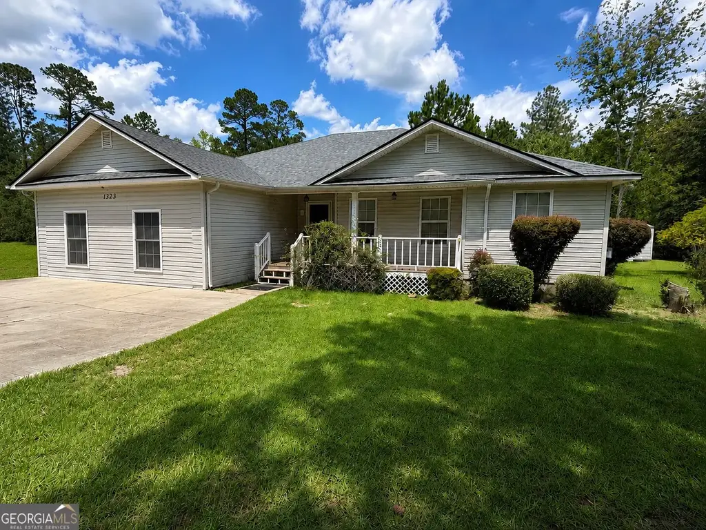 1323 N Grossman Drive, Vidalia