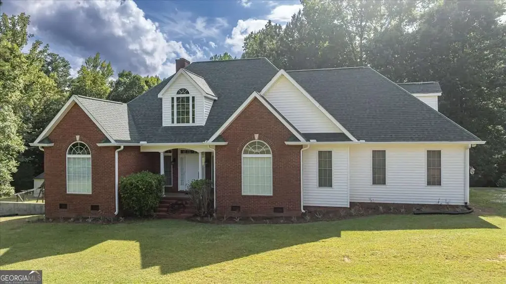 1628 Valley View Drive, Elberton