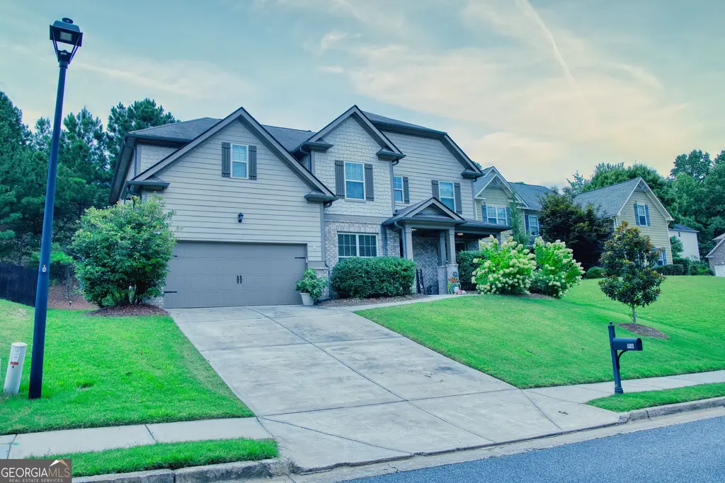 523 Blue Mountain Rise, Canton