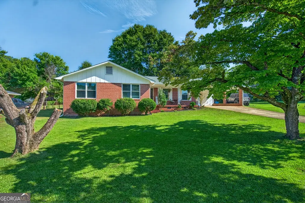 928 Norwood Drive, Lagrange