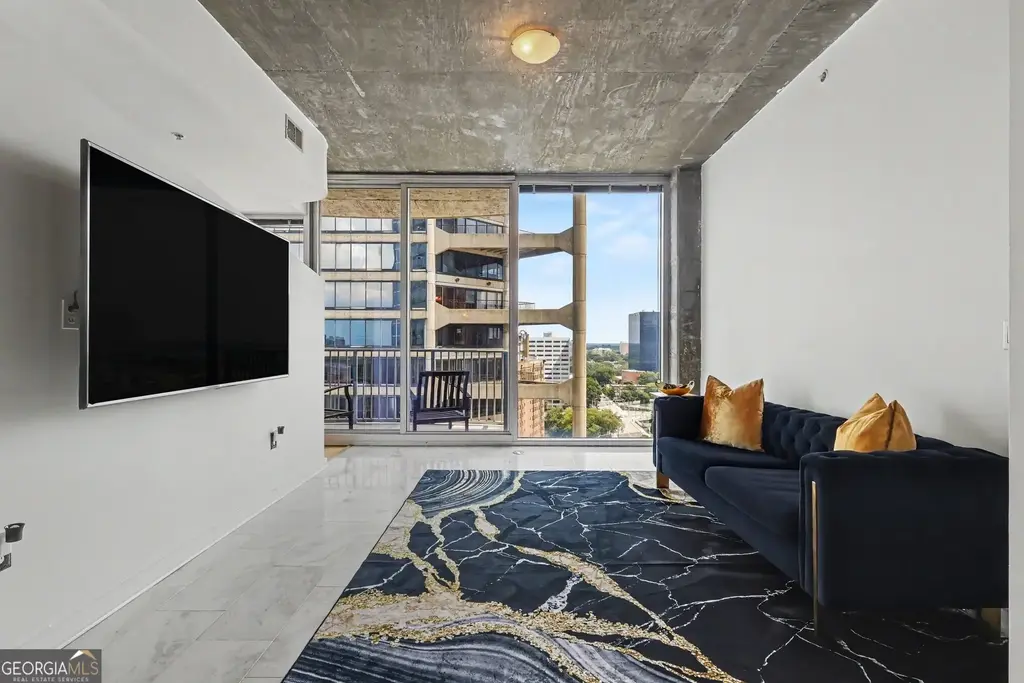 400 W Peachtree Street Nw 1812, Atlanta