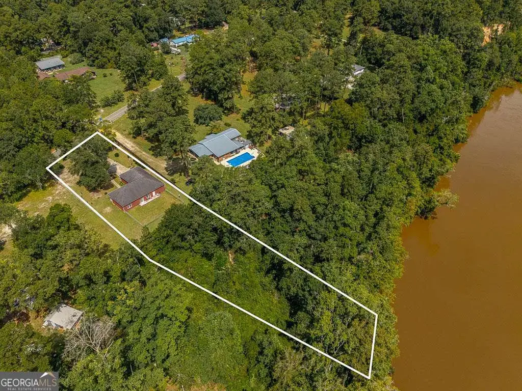 714 Altamaha Road, Jesup