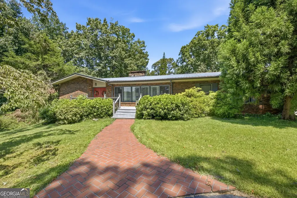 100 Sang Road, Cleveland