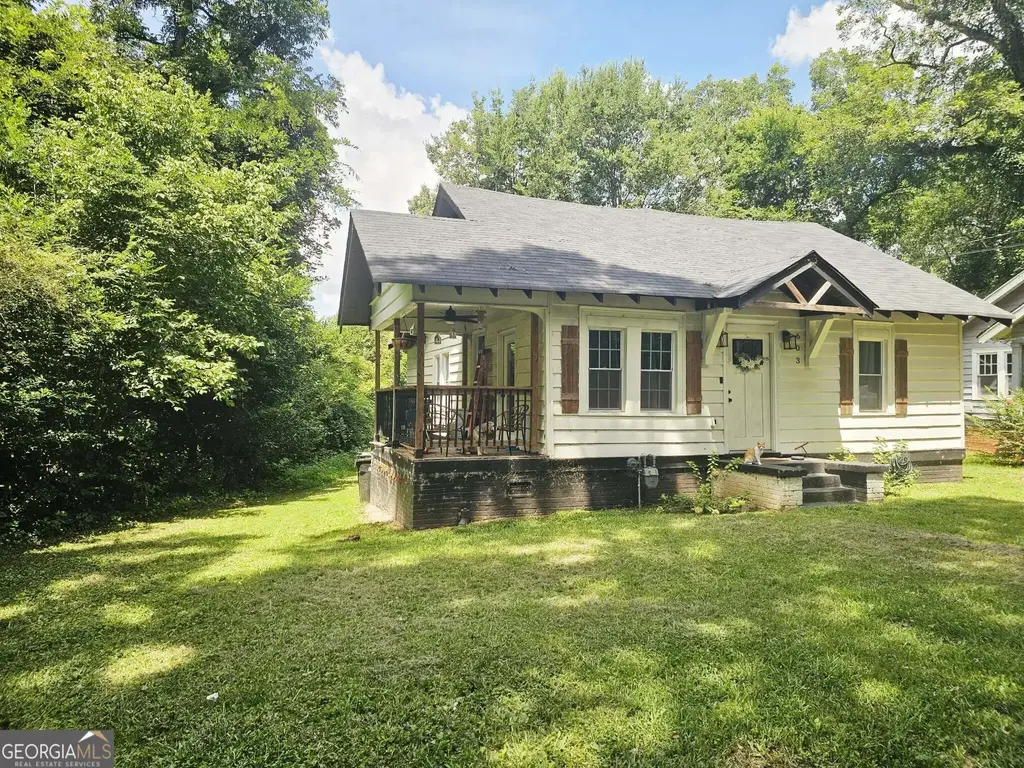 603 Avenue F, West Point