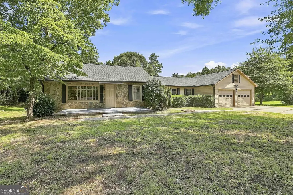 458 Mehaffey Drive, Fairburn