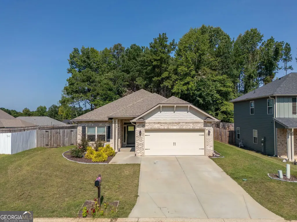 241 Magnolia Villas Drive, Cornelia