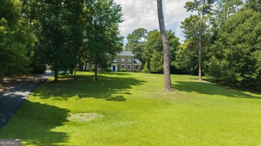4860 Forsyth Road, Macon