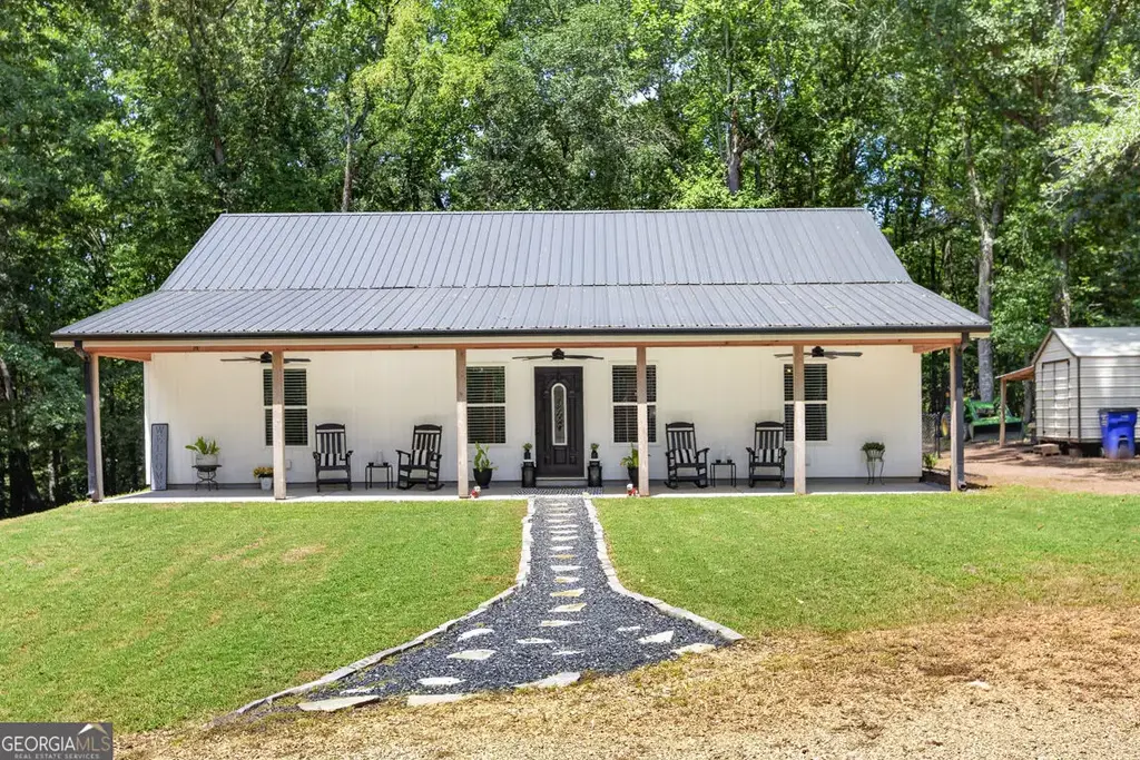 206 Lake Oglethorpe Drive, Arnoldsville
