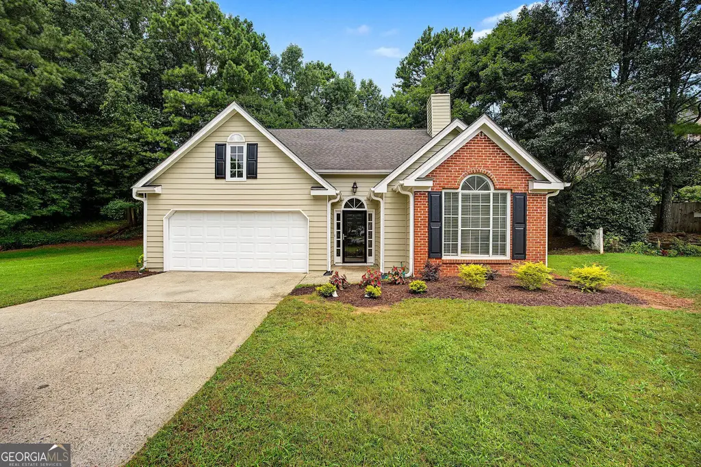 230 Blue Heron Lane, Alpharetta