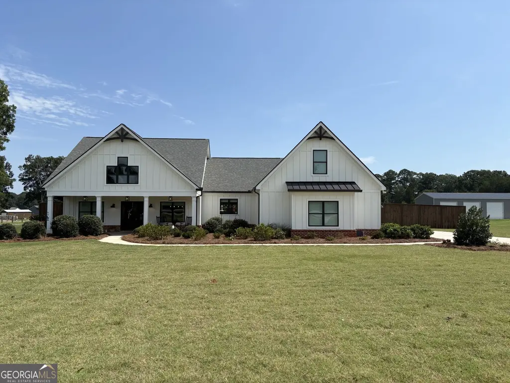3706 Highway 83, Good Hope