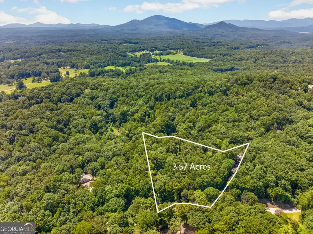 Waters Edge Drive, Clarkesville