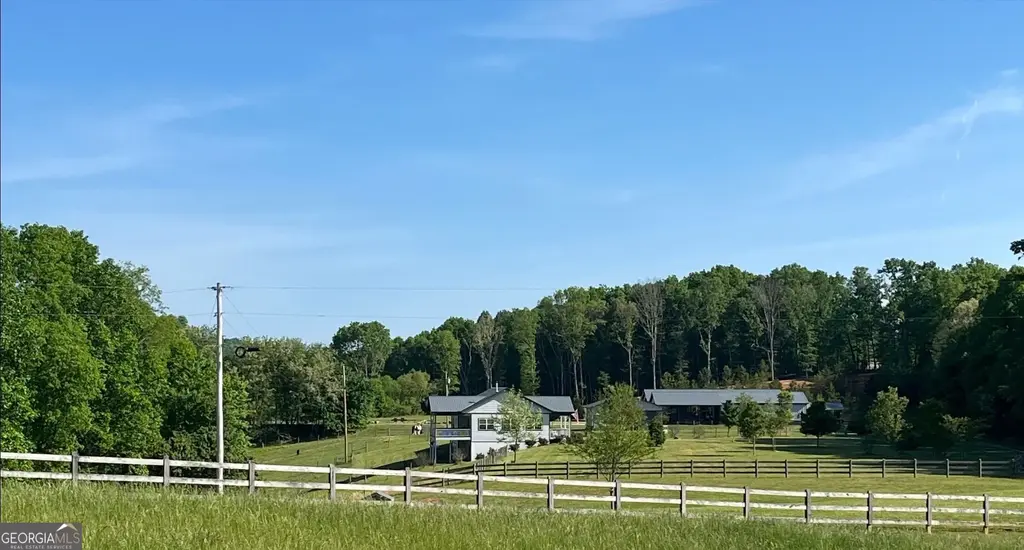192 Flowers Drive, Blairsville