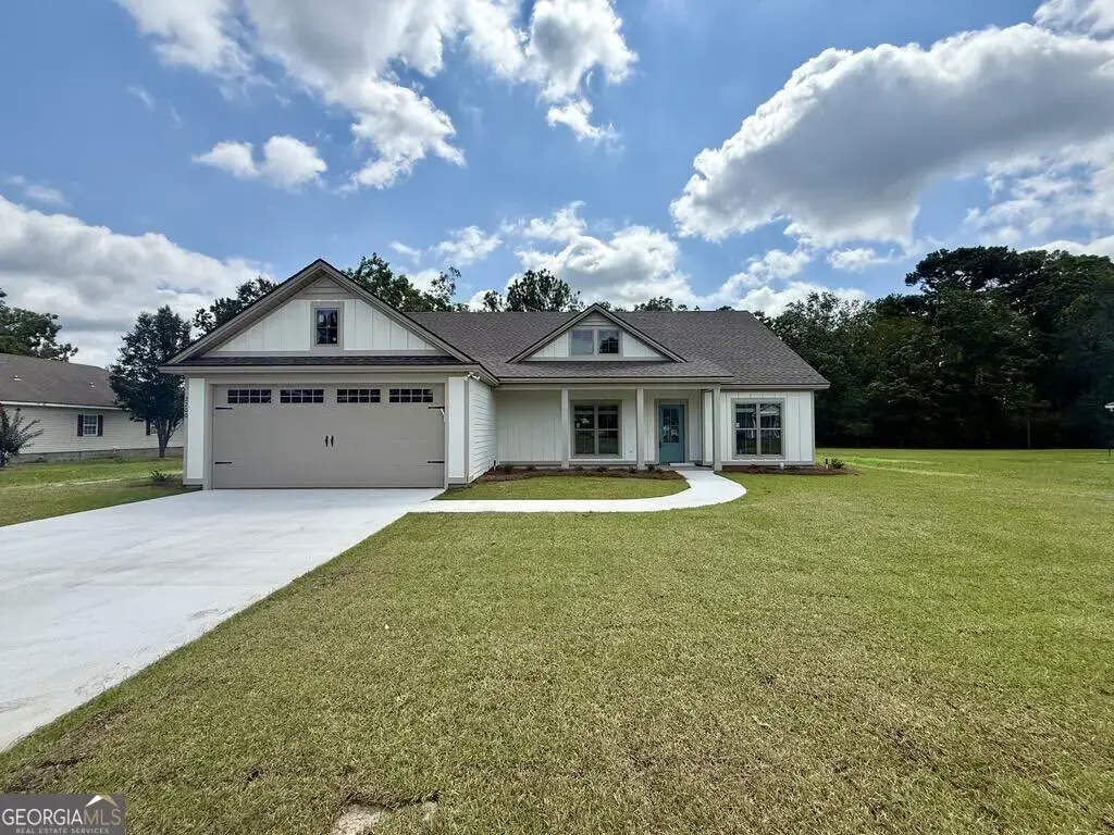2700 Woodland Drive, Adel