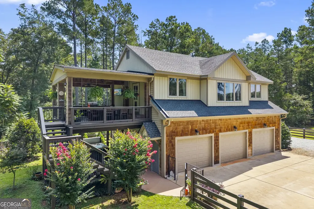 1035 Old Stones Point, Elberton