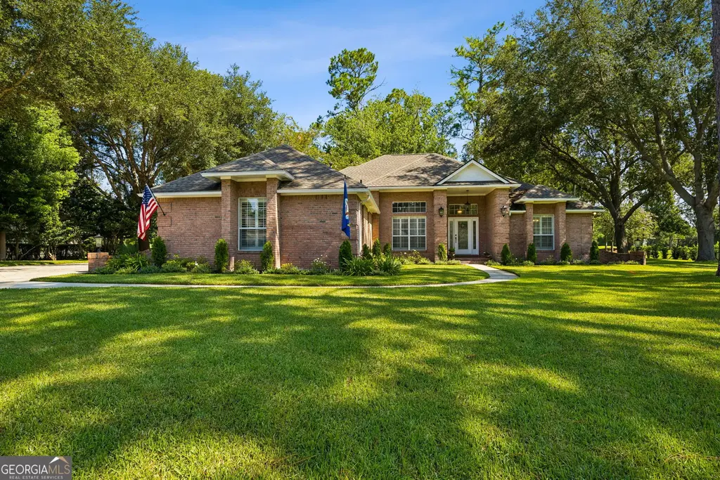 513 Cardinal Circle E, St. Marys