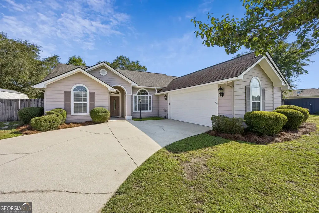 211 Greenbriar Road, Kingsland