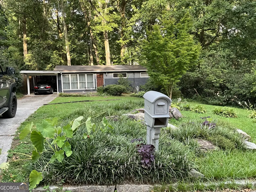 2704 Cove Circle Ne, Brookhaven