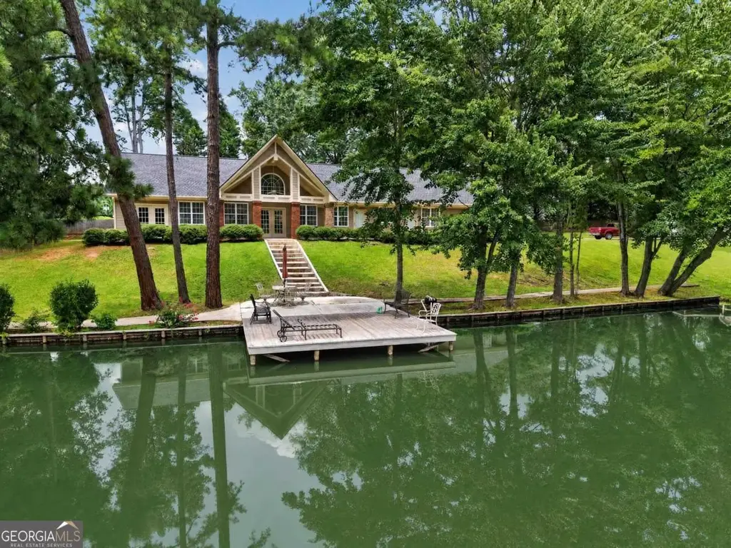 103 N Hidden Lake Drive, Eatonton