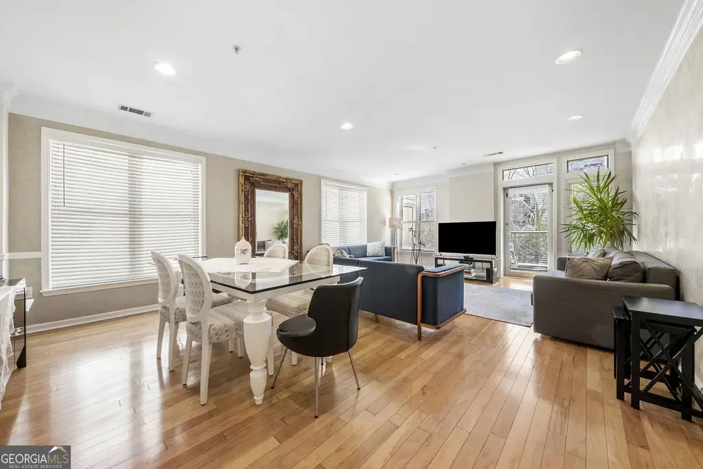 3334 Peachtree Road Ne 112, Atlanta