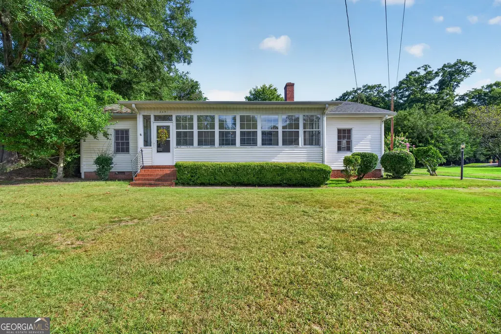 365 W Johnston Street, Forsyth