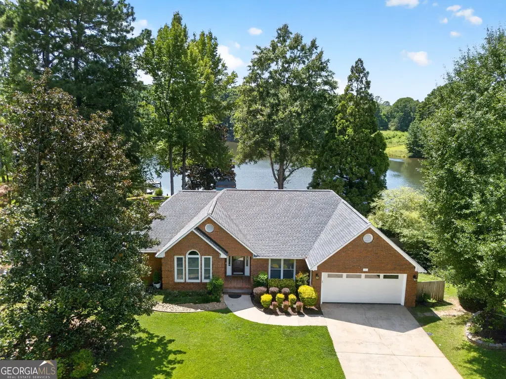 135 Southfield Drive, Newnan