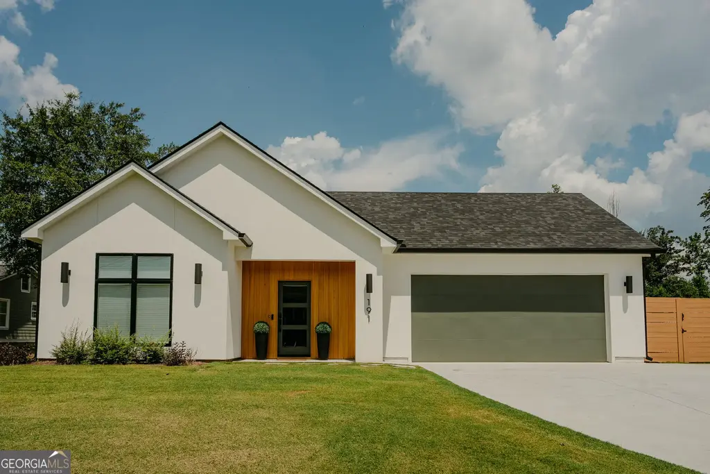191 Lagrange Street, Newnan