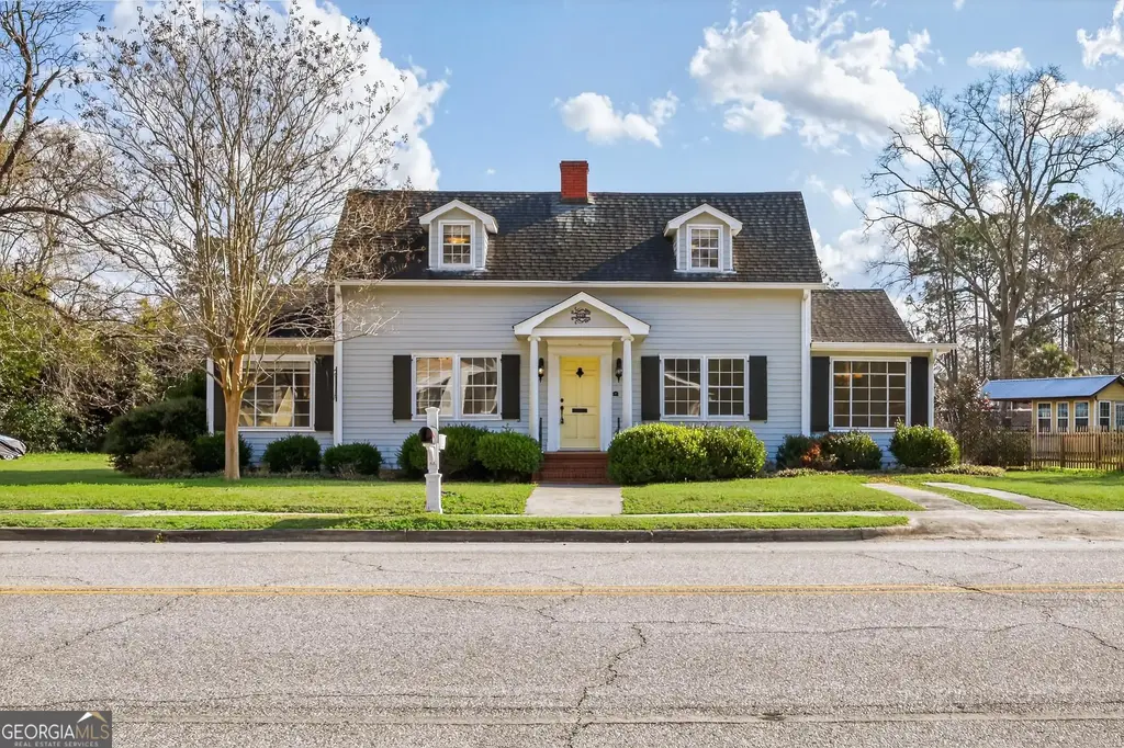 606 W Liberty Street, Claxton