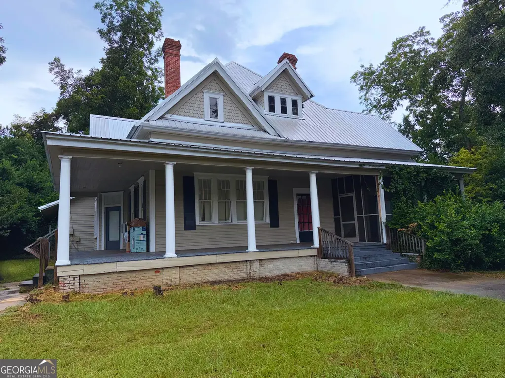 768 E Lee Street, Dawson