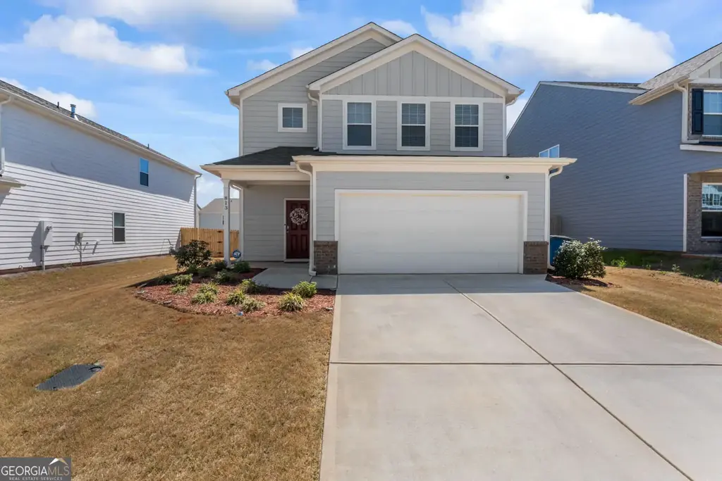 813 Royal Red Court, McDonough