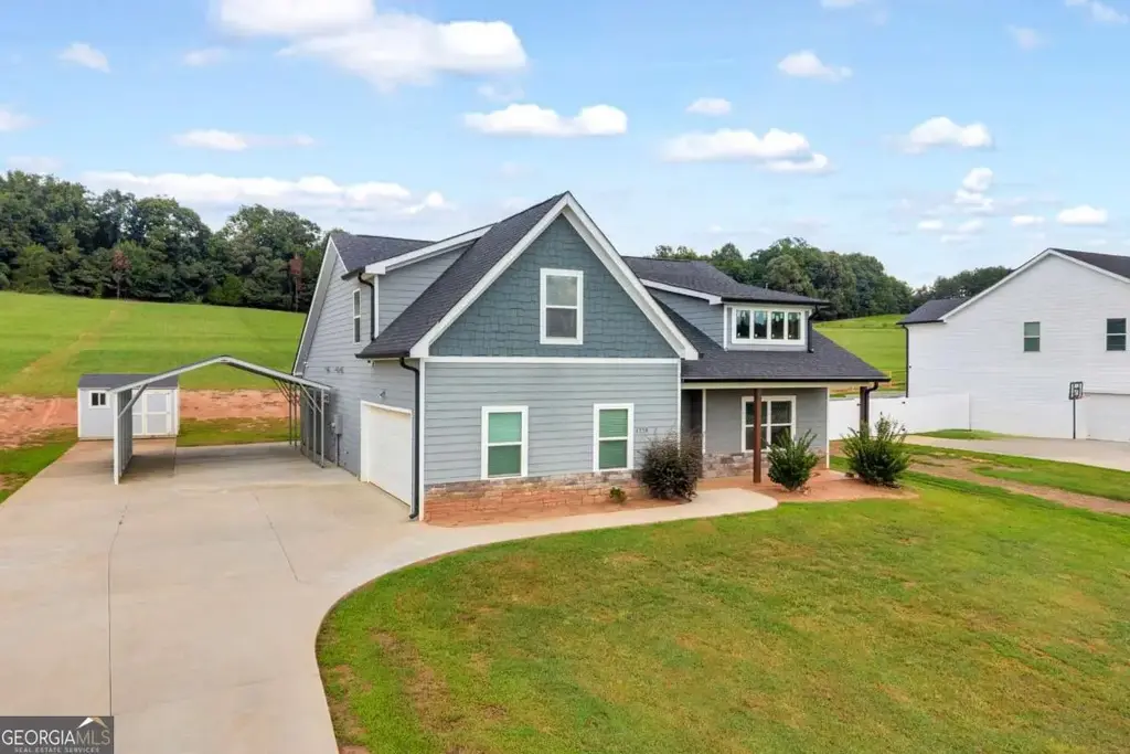 1220 Walters Road, Lavonia