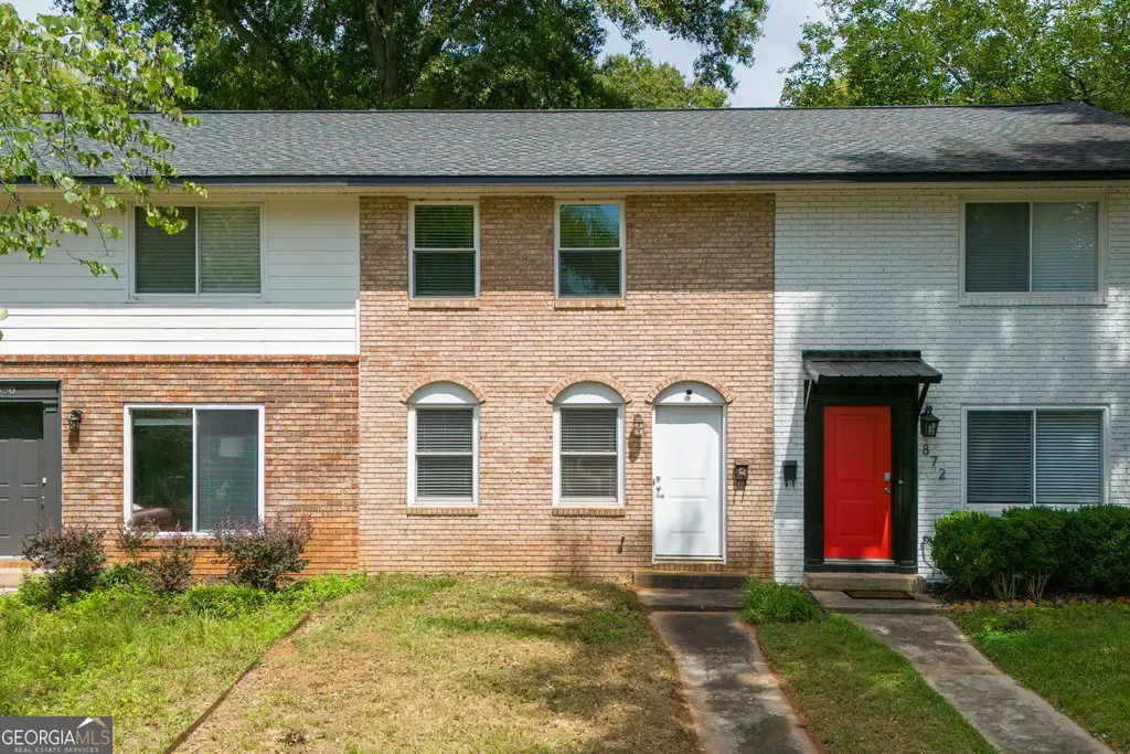 876 College Avenue, Athens