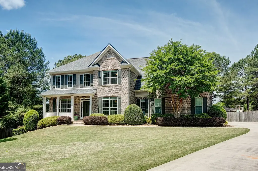 305 Mary Delores Court, Senoia