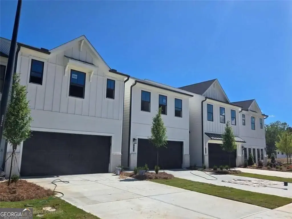 7461 Clover Lane 134, Flowery Branch