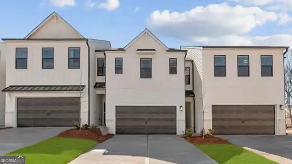 7457 Clover Lane 135, Flowery Branch