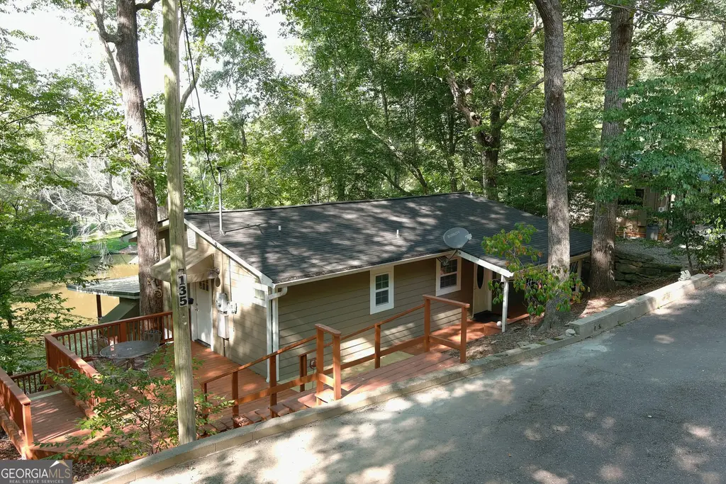 135 Dollar Road, Hamilton