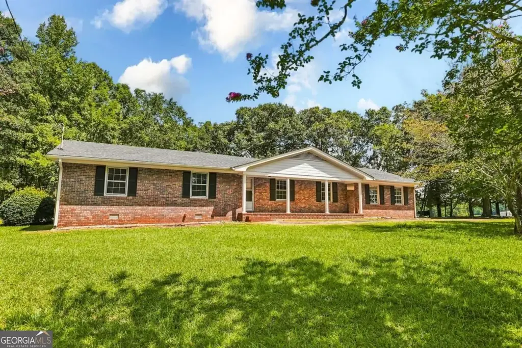 9036 Highway 72 W, Hull