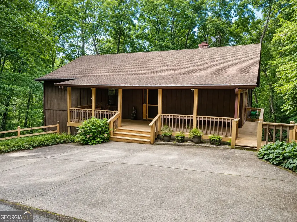 195 Cedar Lane, Dillard