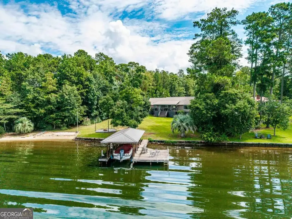 132 Island Drive, Milledgeville