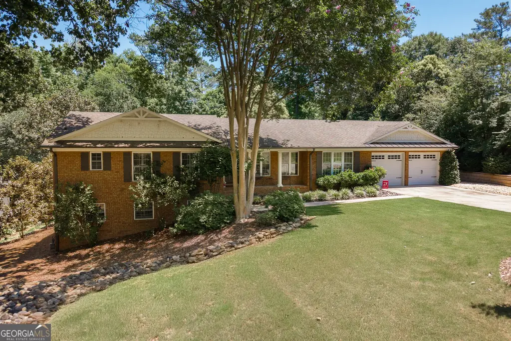 275 Davis Estates Road, Athens